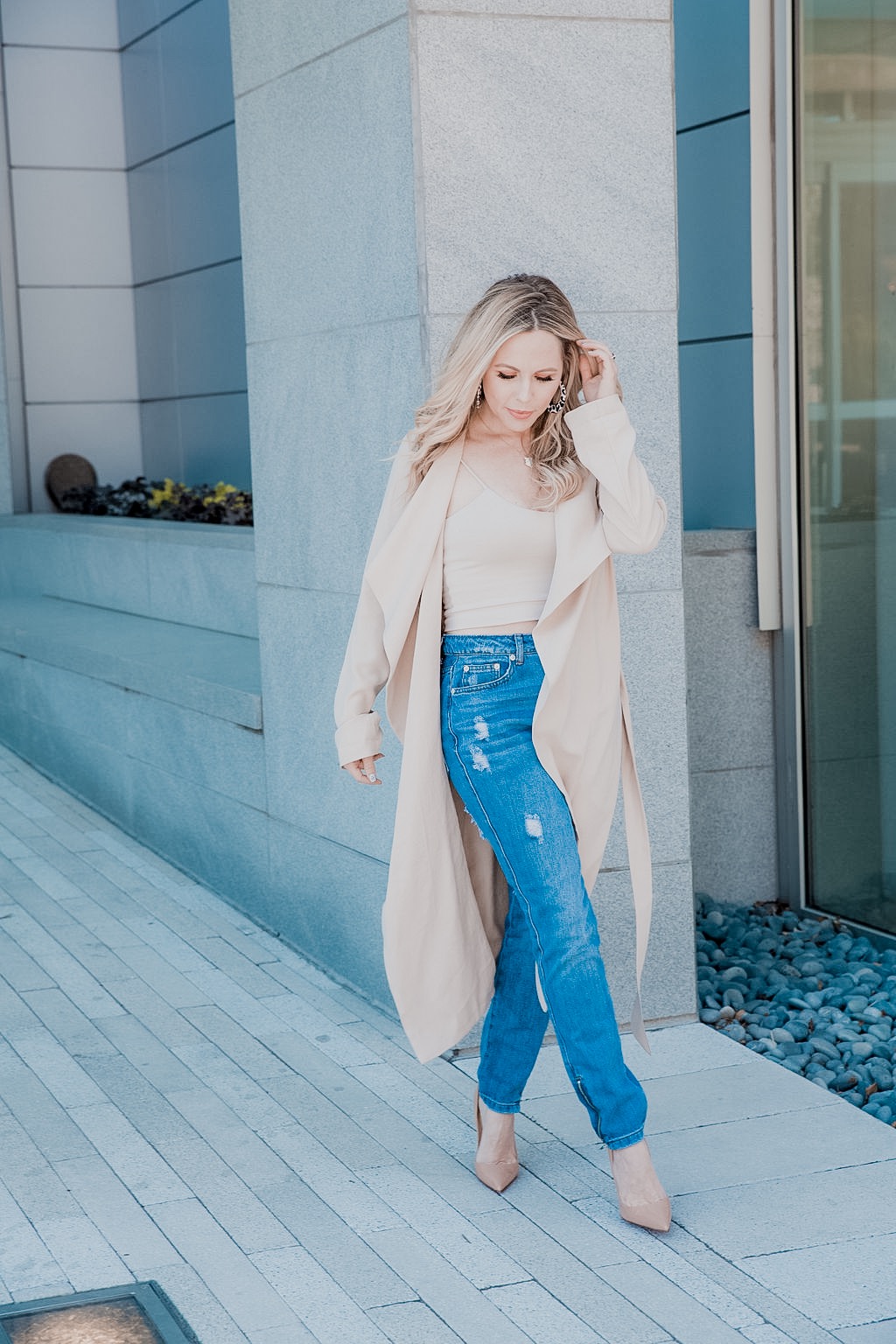 Most flattering mom jeans roundup featured by top US fashion blog, Nashville Wifestyles.