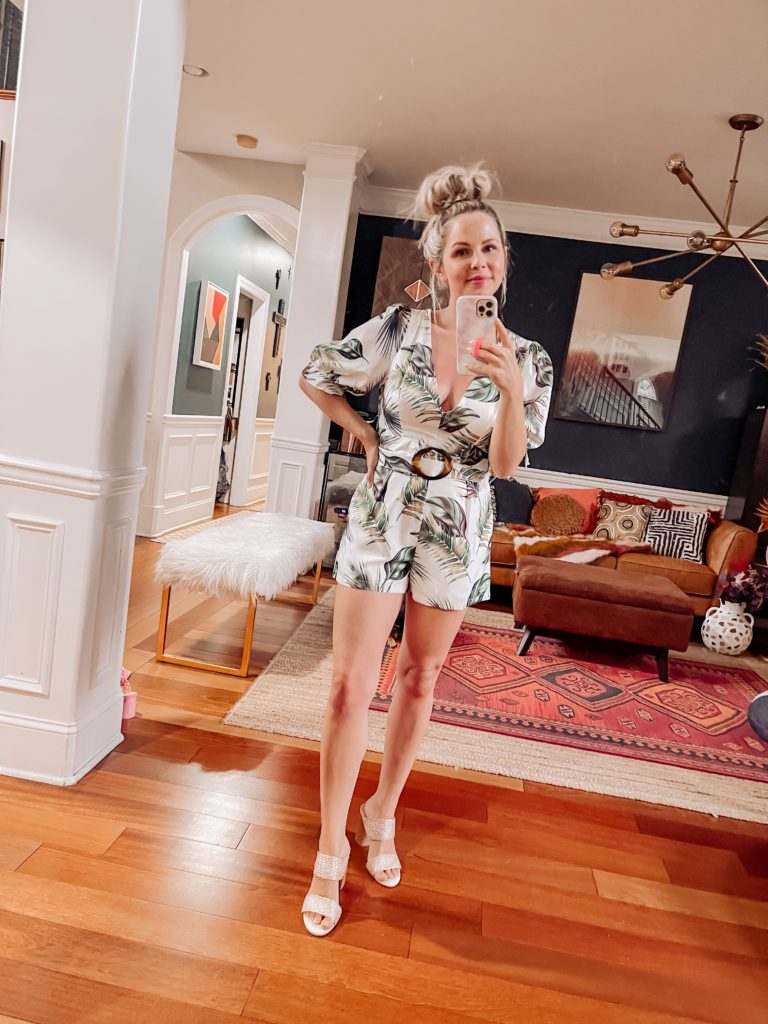 Top Nashville Lifestyle blogger, Nashville Wifestyles shares her beach outfit ideas for your next vacation!