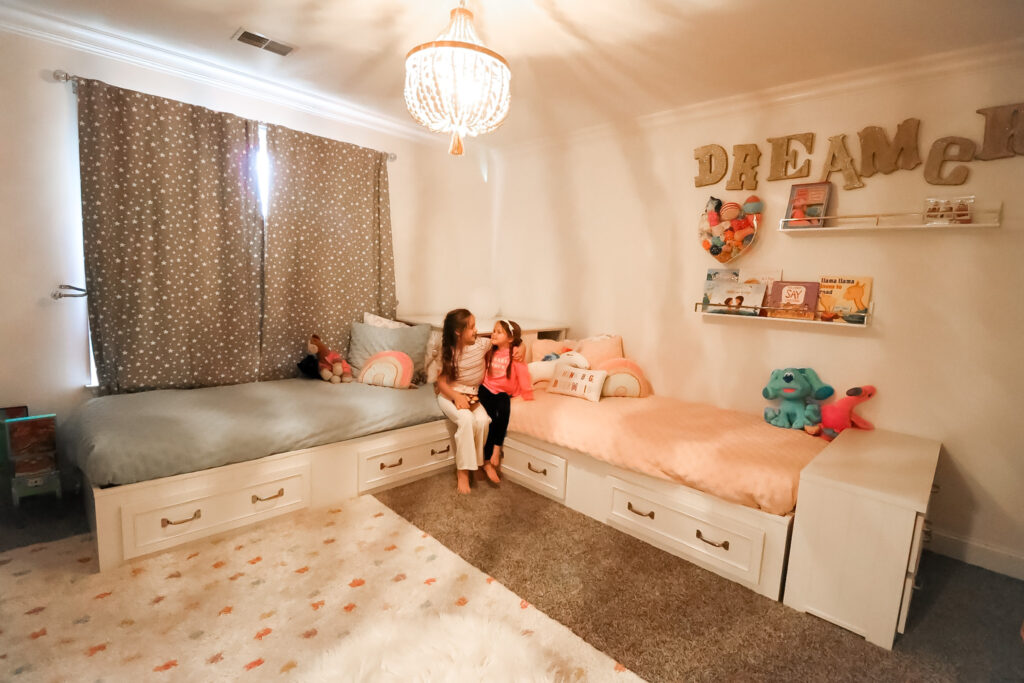 Top Nashville Lifestyle blogger, Nashville Wifestyles shares her Pottery Barn Kids Decor for a Girls Bedroom Makeover! Click here to see! 