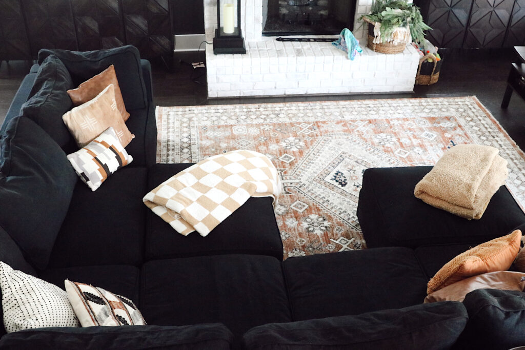 Top Nashville Lifestyle blogger, Nashville Wifestyles shares her Home Spring Refresh: LoveSac Review! Click here to read it now!