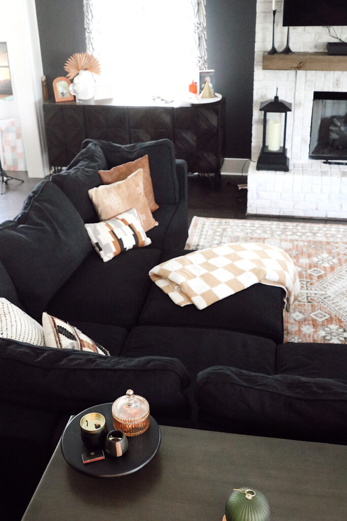 Top Nashville Lifestyle blogger, Nashville Wifestyles shares her Home Spring Refresh: LoveSac Review! Click here to read it now!